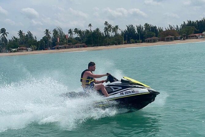 30 Minute Jet Ski Ride along Isla Verde Beach - Who This Jet Ski Ride Fits Best