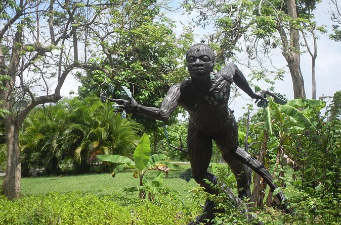 Caguas Cultural Day Trip from San Juan Including Botanical Garden and Lunch - Plaza Palmer and the walk of the Ruta del Corazón Criollo