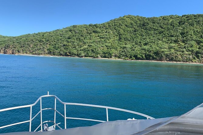 Culebra Snorkel and Beach Day with Lunch and Drinks - Snorkeling gear, guides, and safety on a group boat