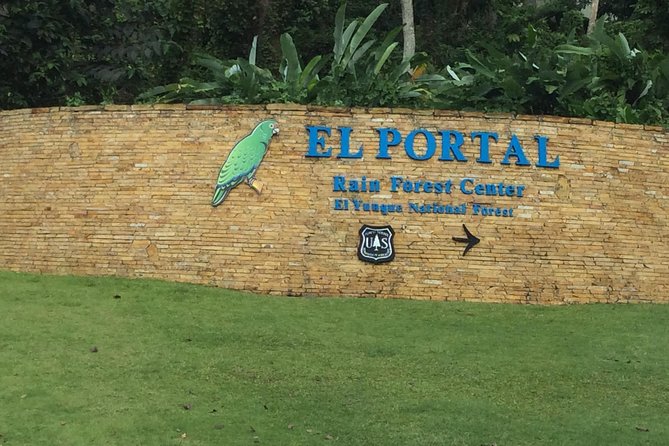 El Yunque Rainforest Hiking Tour from San Juan - La Coca Waterfall: short, sweet, and very photo-friendly