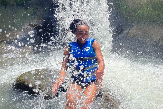 El Yunque: Waterslide and Plus Beach Round Trip - Luquillo Beach: kiosks, sand, and why 2 hours can be either perfect or short
