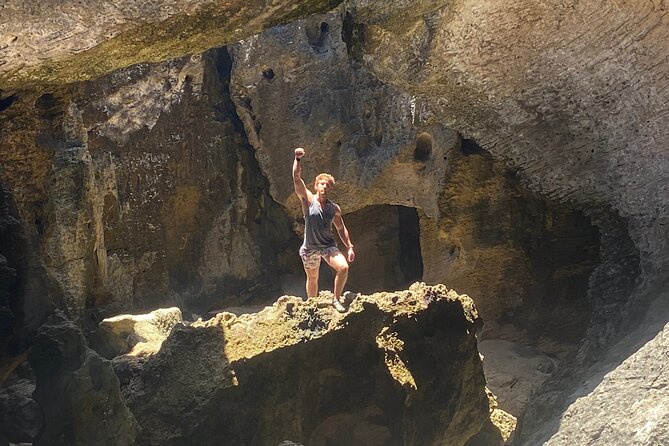 Explore Cueva del Indio + La Poza del Obispo Beach - La Poza del Obispo: using the rocks to get your swim in