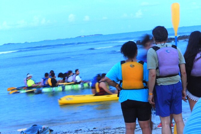 Full-Day Tour: El Yunque, Luquillo Beach, Bio Bay Night Kayaking - Luquillo kiosks and beach: the lunch buffer (with some real-world grit)