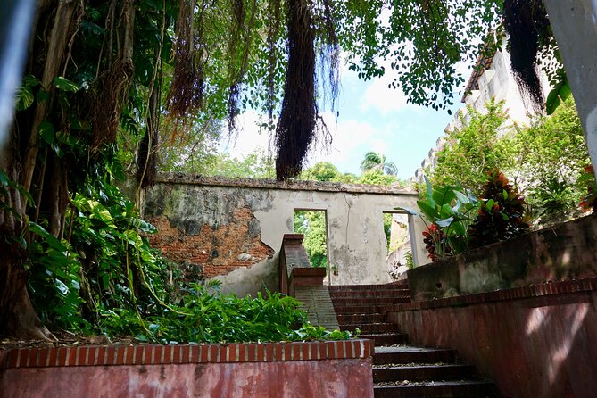 Historical Walking Tour of Old San Juan - La Puerta de San Juan: the gate that controlled entry