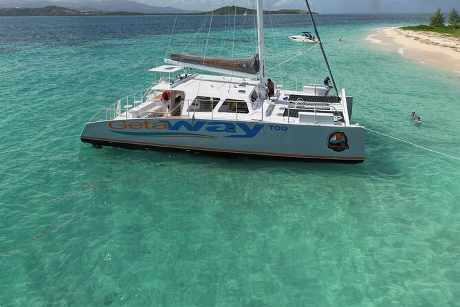Icacos: Luxury Sailing Catamaran All Inclusive Beach and Snorkel - Entering the Day: Where You Meet and When You Start