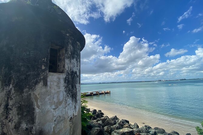 Instagramable Places in Old San Juan Tour - Stop 1: Paseo de la Princesa for scenic promenade shots