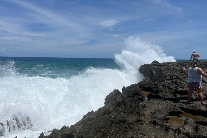 Lagoon Cave and Secluded Beaches Tour in Puerto Rico - Stop 1: La Poza de las Mujeres cave-and-beach time