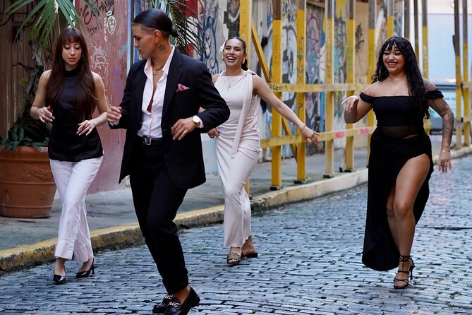 Moonlight Beginner Salsa Class in San Juan - Key points to know before you go