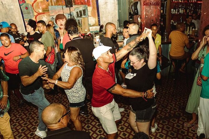 Moonlight Beginner Salsa Class in San Juan - 8:00 pm at Oliver Hotel: Get Oriented Before the Music Starts