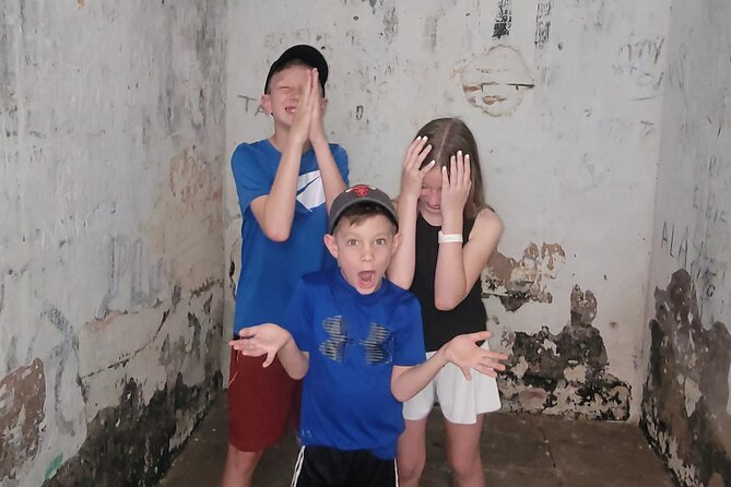 Old San Juan Family Fun Tour: Science/History/ Yummy treats - Plaza de Armas: the central square plus a tasting break