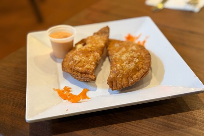 Old San Juan Food Tour with 7 Tastings of Authentic Local Flavors - From Plaza Colón to the Castle Lookout: Start Smart