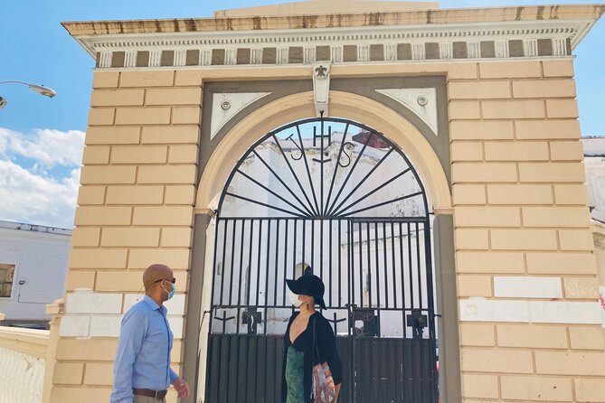 Old San Juan Immersive Walk: History and Culture - Plaza del Quinto Centenario: the El Morro view without the fortress detour