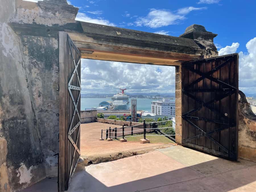 Old San Juan: San Cristobal Castle and Old Town Walking Tour - Views That Actually Earn Their Time: City, Bay, and Atlantic