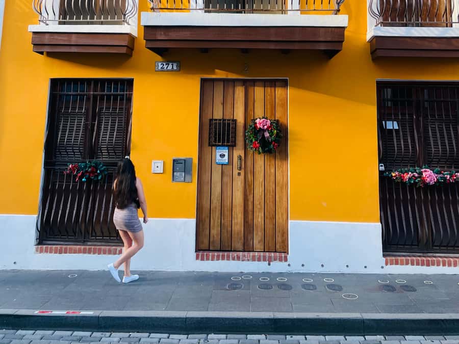 Old San Juan: San Cristobal Castle and Old Town Walking Tour - Guides Make the Difference: Melanie and Jorge as Real Examples