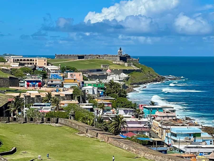 Old San Juan: San Cristobal Castle and Old Town Walking Tour - Plaza Colón Meeting Point: Start Where Old San Juan Begins