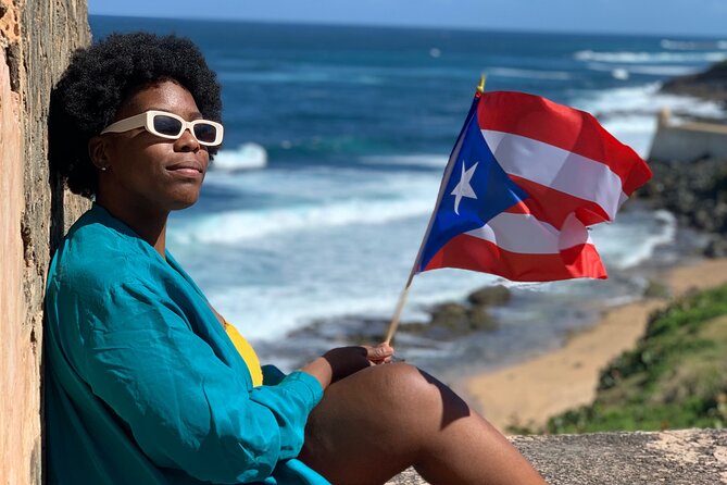 Old San Juan Tour in Spanish - Calle San Sebastián: cobblestones, color, and January festival energy