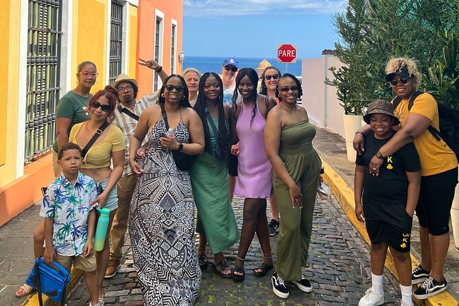 Old San Juan Tour in Spanish - Photo and symbolism: La Puerta de la Bandera and Puerto Rico’s flag story