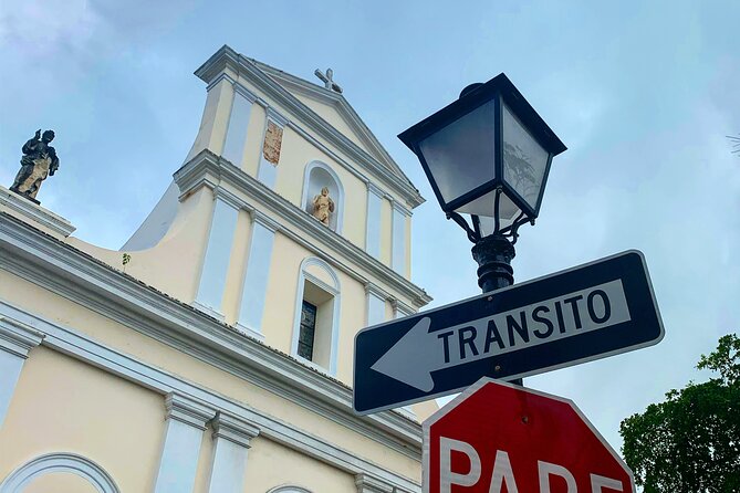 Old San Juan Tour in Spanish - Getting your bearings: Plaza Colón and the walled-city idea