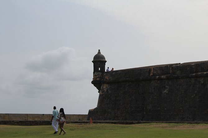 Old San Juan Walking Day and Night Tours - Plaza Colón: The Meeting Spot for Columbus-Era Details