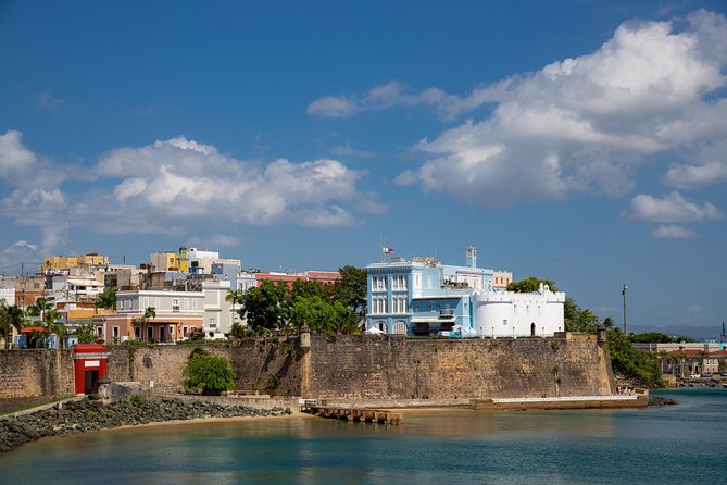 Old San Juan Walking Tour with Fort: 8+ people group - How the 8+ group format changes your day