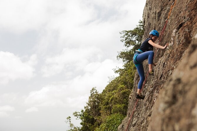Private Guided Rock Climbing Trips in Puerto Rico - Safety and confidence: what to look for when the wall gets real
