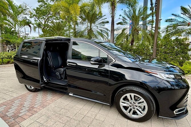 Puerto Rico Island Wide Transfers, Sienna Limited Luxury Minivan. - The ride: Toyota Sienna Limited luxury setup for groups