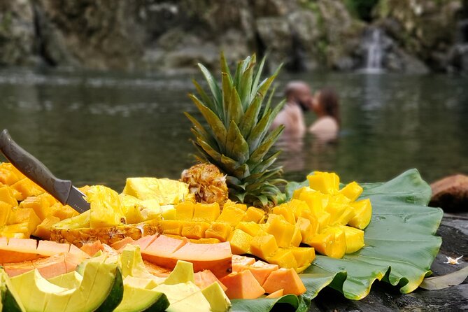 Rainforest River Hike and Waterfalls Adventure - The morning plan: SuperMax pickup, then Frutera Flores fruit stop