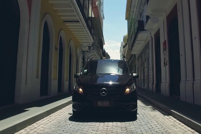 San Juan Highlights: Private Driving Tour - La Placita de Santurce: local vibe, art, and small-theater energy
