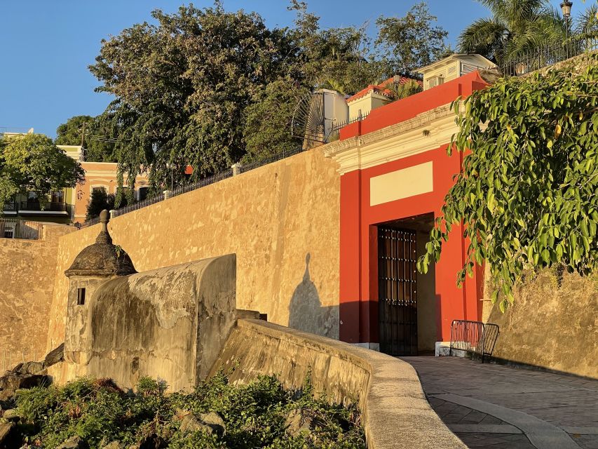San Juan: Old Town Sunset Walking Tour - Starting at Plaza Colón: how the 2-hour sunset plan really works