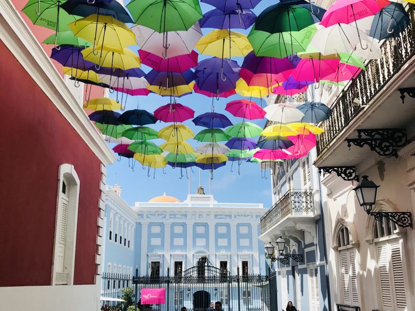 San Juan: Old Town Sunset Walking Tour - Plaza de la Barandilla and Plaza de Armas: learning the city’s power structure fast