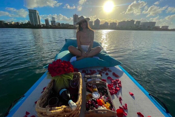 San Juan — Private Floating Picnic Experience in Condado Lagoon - Champagne and Charcuterie: What You’re Drinking and Eating