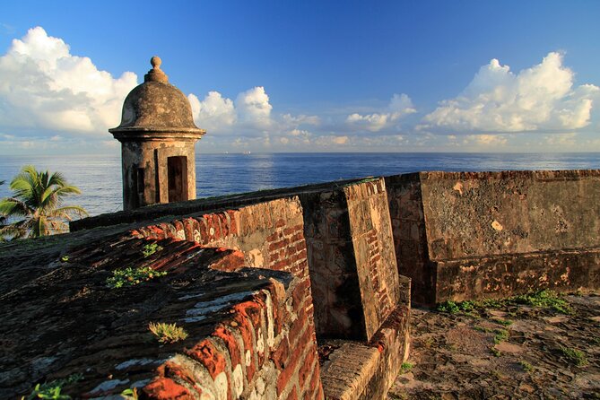 San Juan Self-Guided Walking Audio Tour - Polvorín de Santa Elena (1783): a small building with a big clue