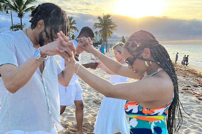 Sunset Salsa Beach Class in San Juan - Getting There: The 5:00 pm Meeting at Playa El Último Trolley