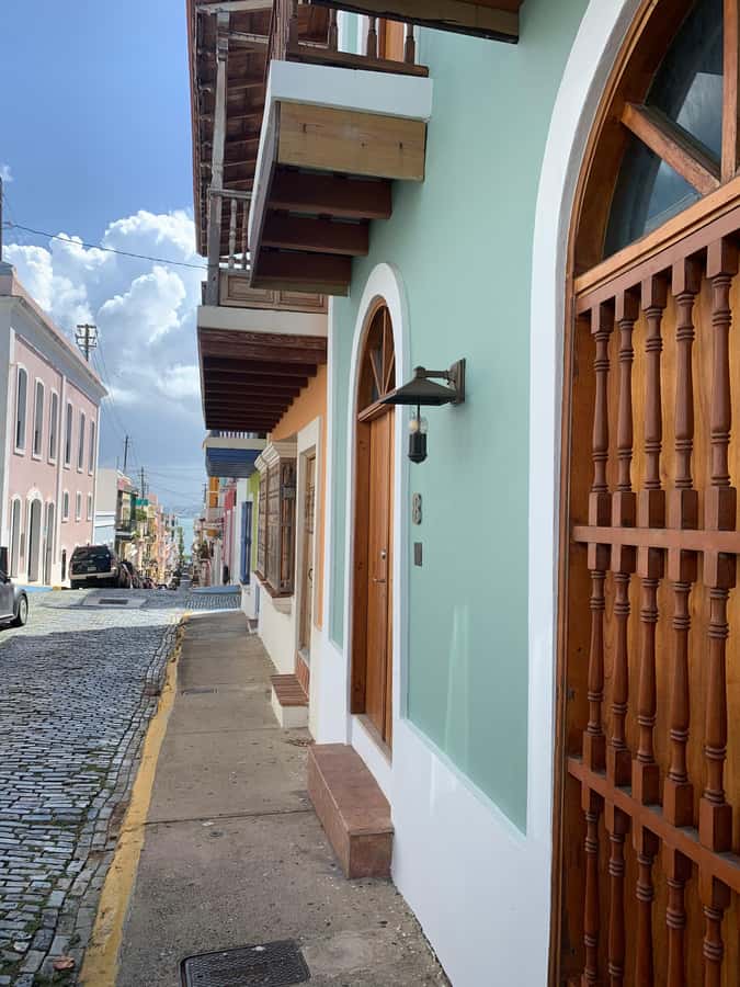 Tour de Viejo San Juan en Español - Churches, monuments, and castles: what you’ll learn as you pass them