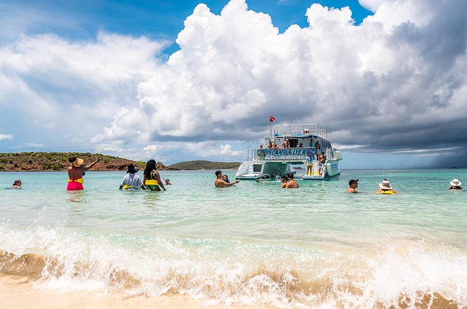 Vieques: Beach and Snorkeling Tour by Catamaran from Fajardo - Snorkeling and swimming: when calm water wins the day