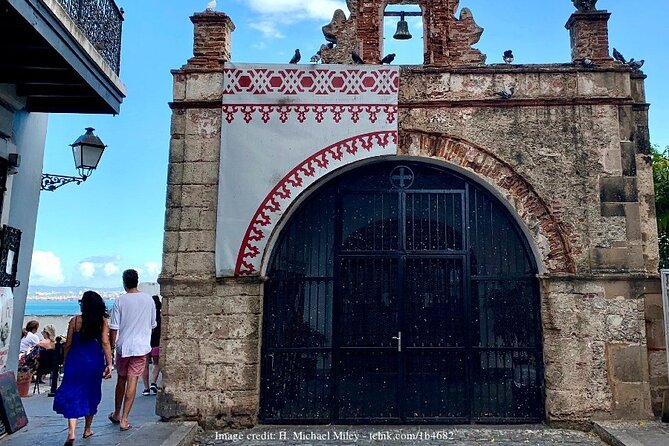 Welcome to San Juan's Old Town: Private Half-Day Walking Tour - Parque de las Palomas: a simple park break that earns its place