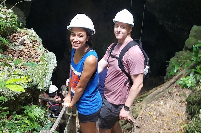 Window Cave and Indian Cave private tour with an archaeologist as guide - Price and logistics: what $195 buys you