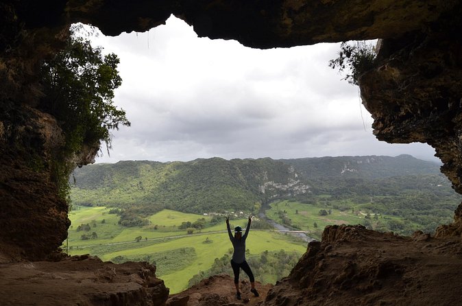 Window Cave Walking Tour from San Juan - Entering Cueva Ventana: flashlight exploring and what you’ll actually see